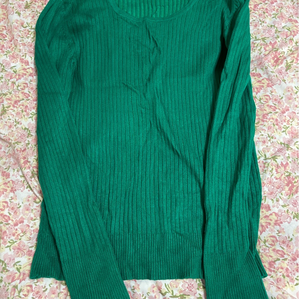 george long sleeve sweaters. Size L
